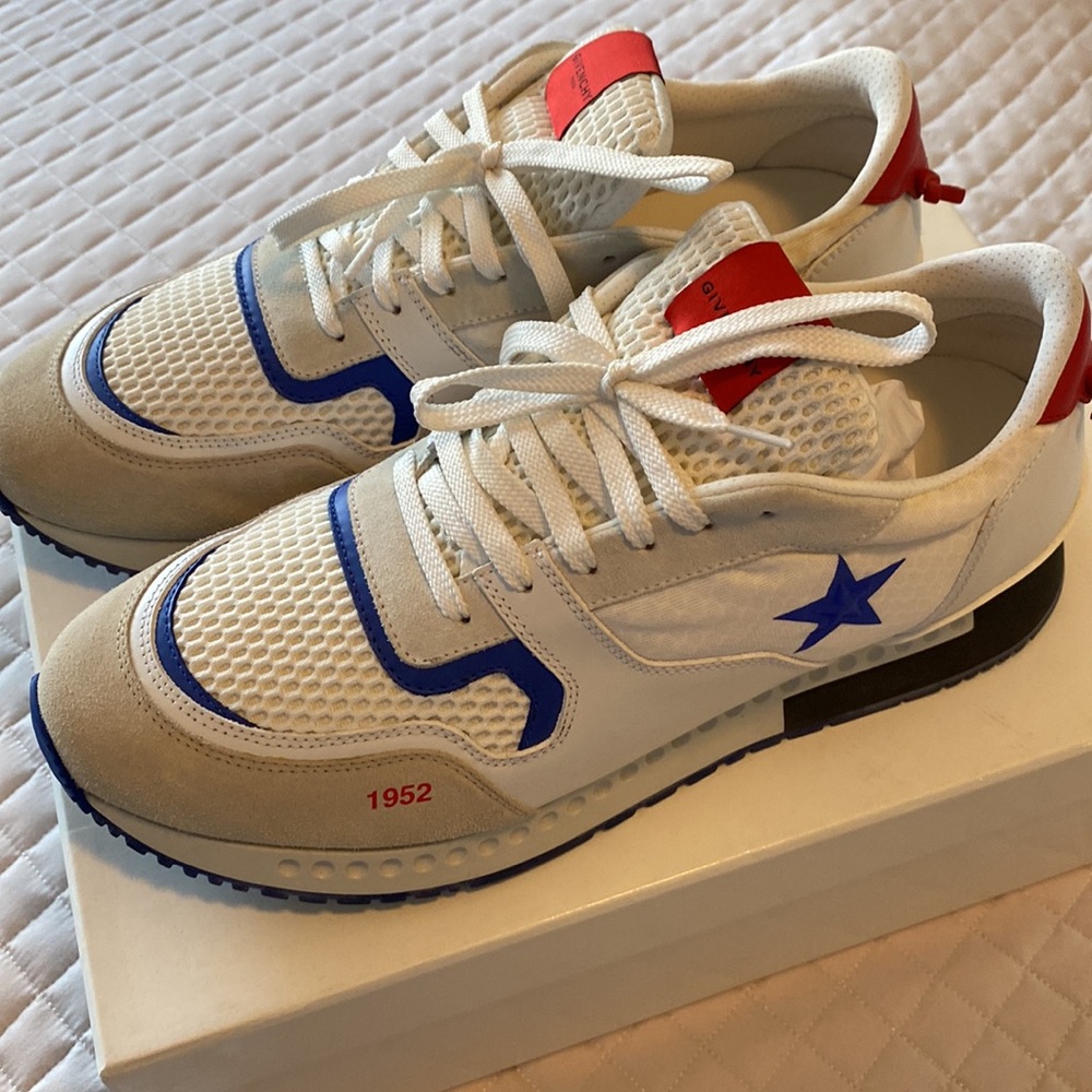 Givenchy runner sneakers. Size 43 (US size 10 men’s). Orignal box and dust bags.